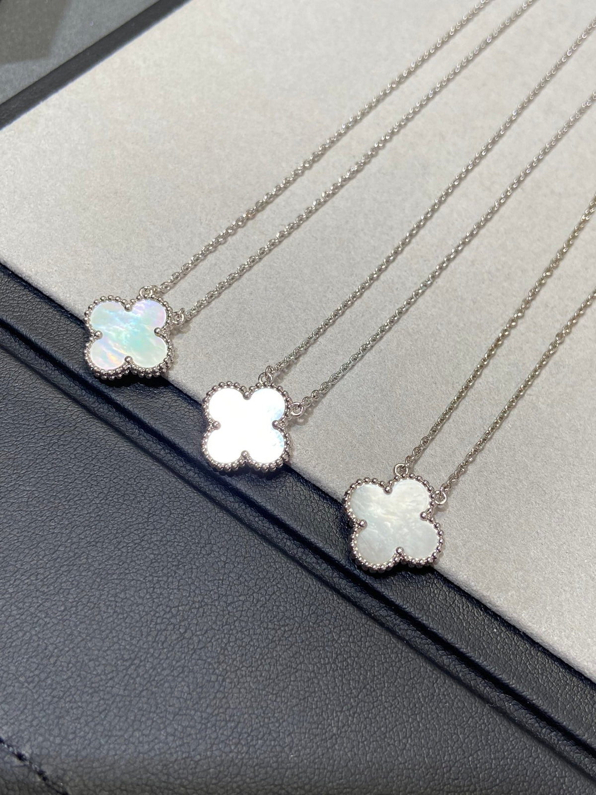 Mystic CLOVER MEDIUM SILVER WHITE MOP NECKLACE