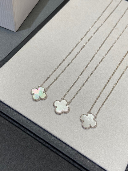 Mystic CLOVER MEDIUM SILVER WHITE MOP NECKLACE