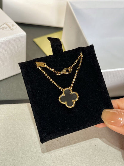 Mystic CLOVER ROCK CRYSTAL ROSE GOLD NECKLACE