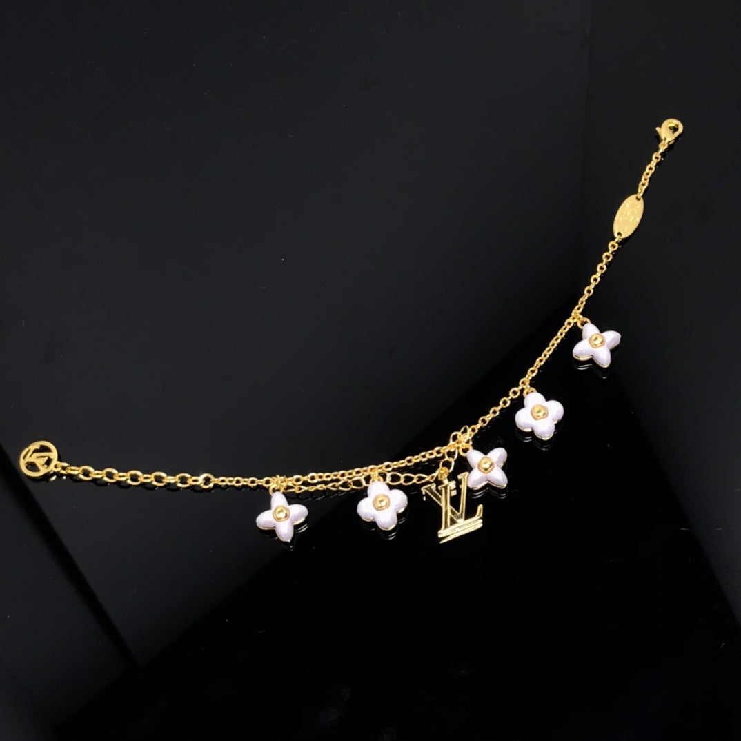 Mystic LOGO 6 MOTIF STAR AND SUN GOLD BRACELET