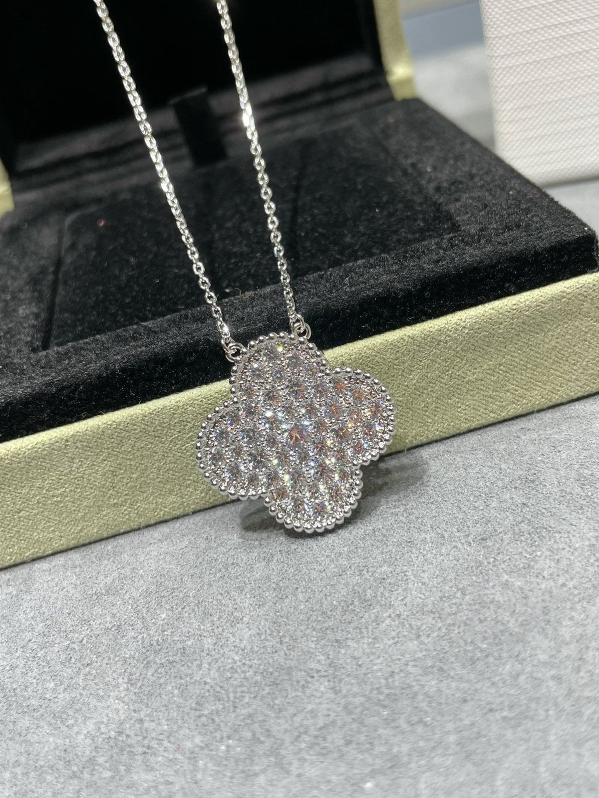Mystic CLOVER 25MM LARGE PENDANT DIAMOND PAVED SILVER NECKLACE