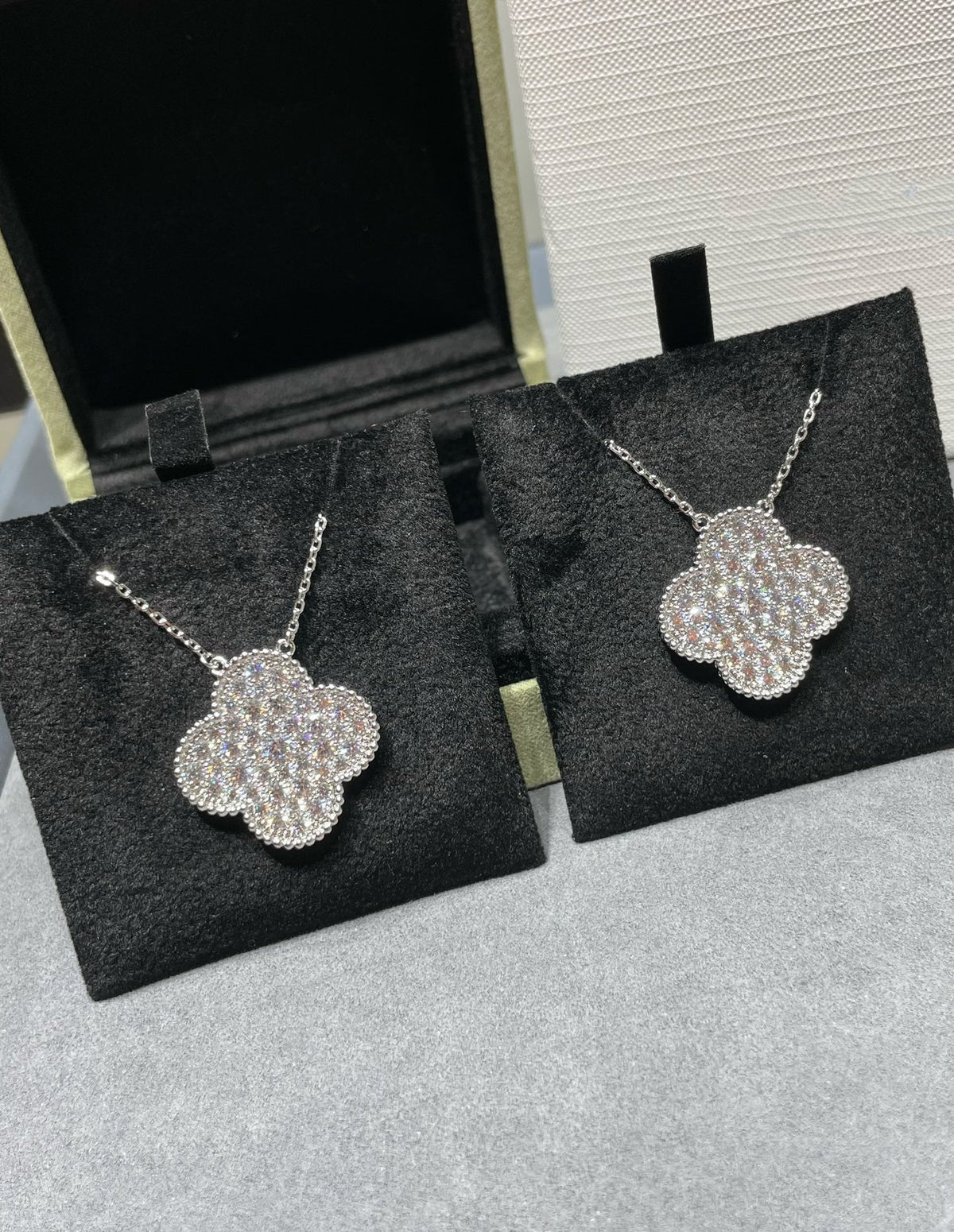 Mystic CLOVER 25MM LARGE PENDANT DIAMOND PAVED SILVER NECKLACE