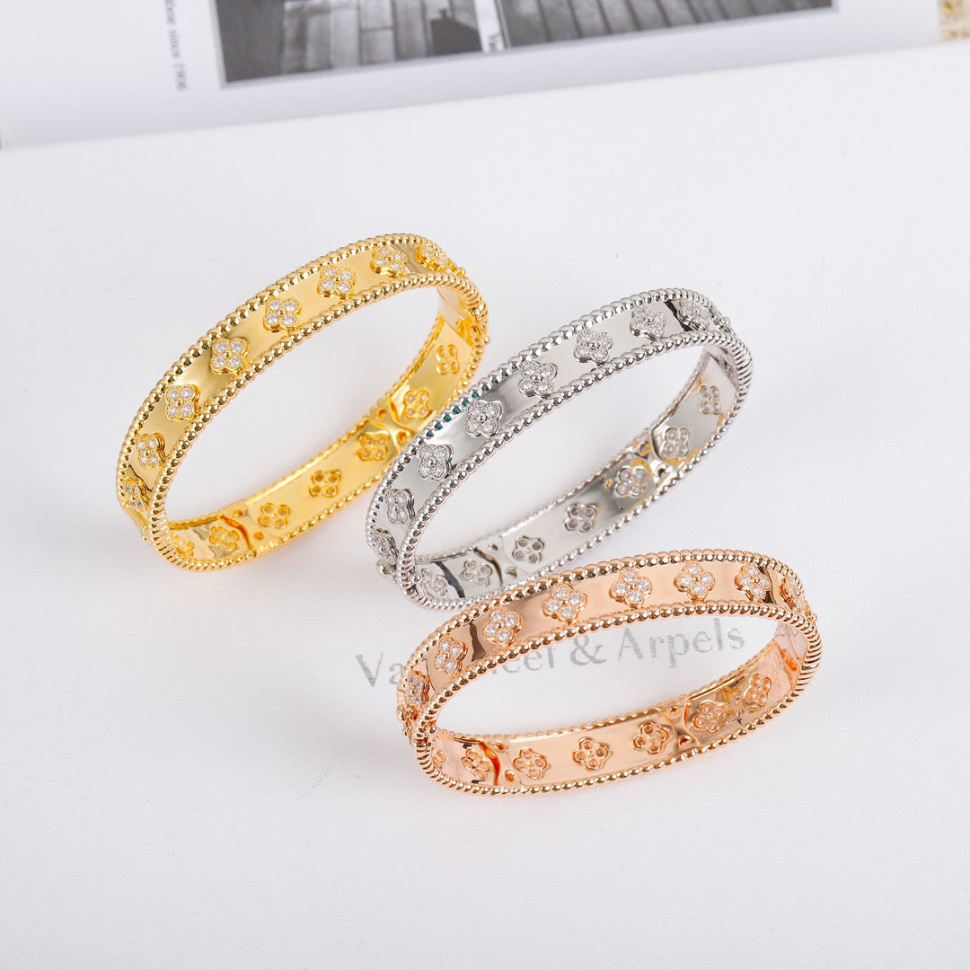 Mystic CLOVER BRACELET 8MM DIAMONDS