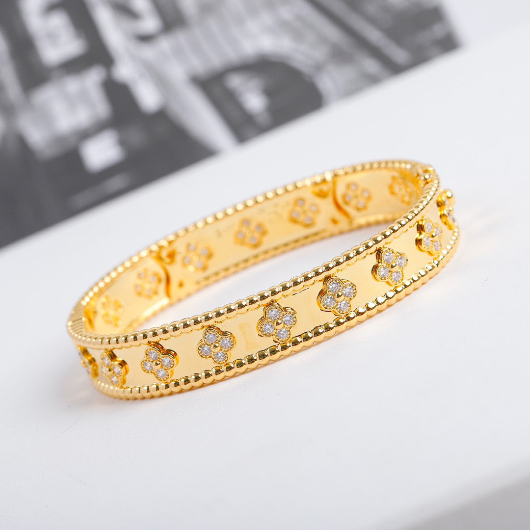 Mystic CLOVER BRACELET 8MM DIAMONDS