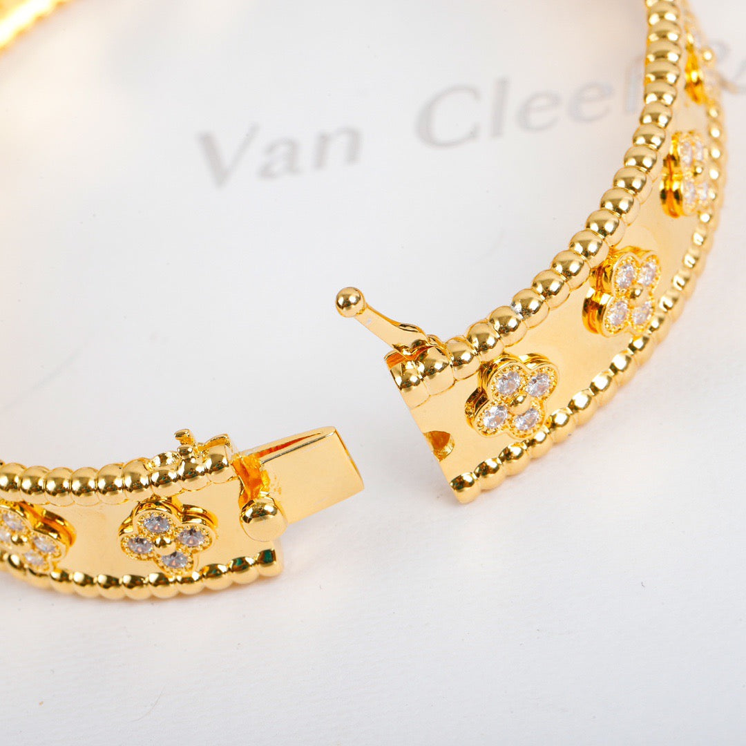 Mystic CLOVER BRACELET 8MM DIAMONDS
