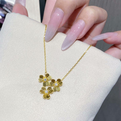 Mystic FRIVOLE ROSE GOLD FLOWER DIAMOND NECKLACE