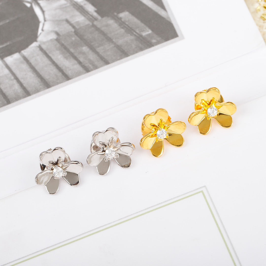 Mystic FRIVOLE MINI FLOWER EARRINGS
