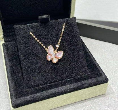[Mystic ] BUTTERFLY PINK MOTHER-OF-PEARL DIAMOND NECKLACE