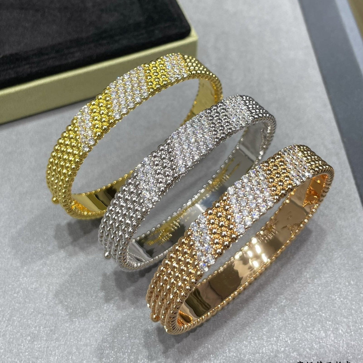 [Mystic ]  PERLEE DIAMOND BRACELET ,5-ROW DIAMOND-SET DESIGN