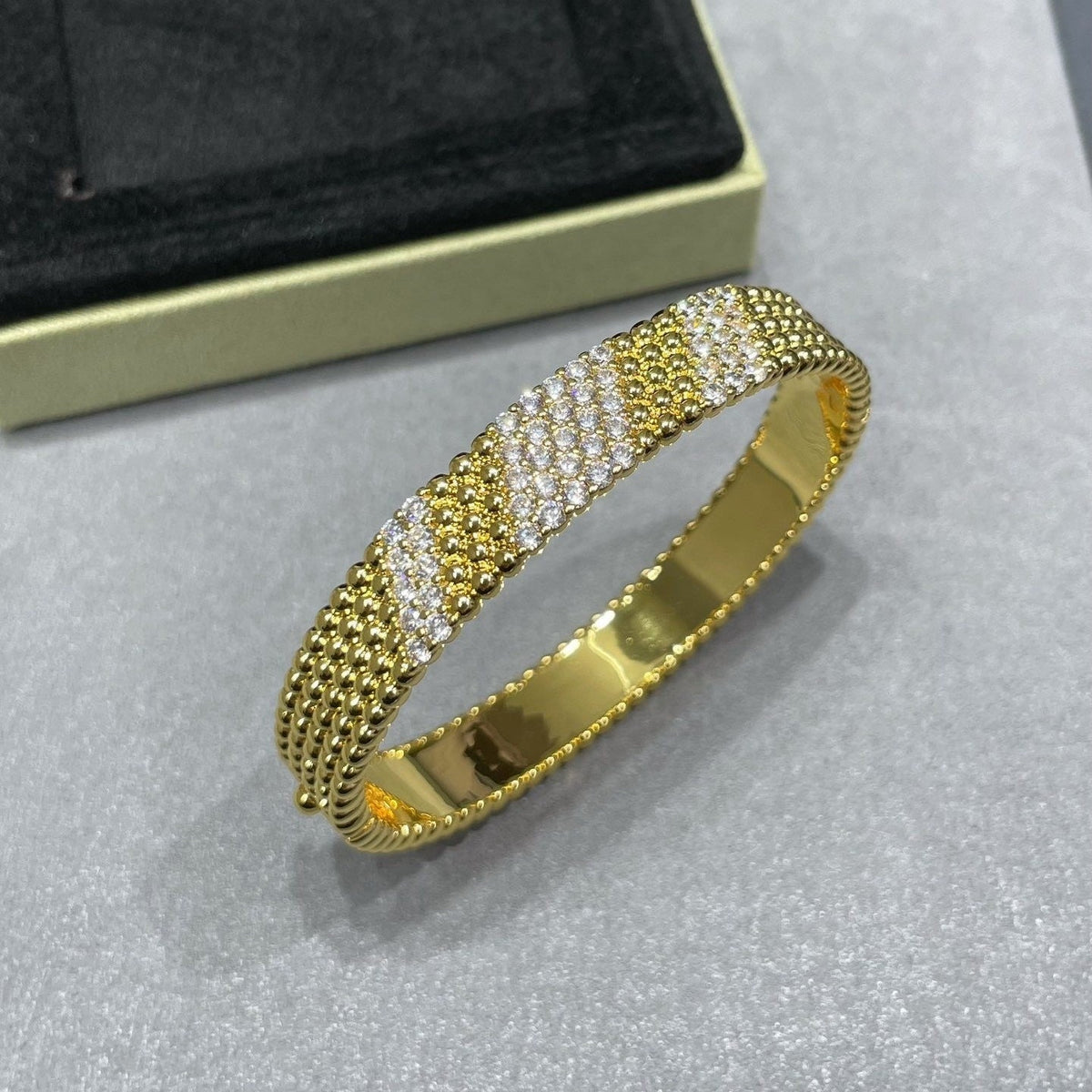 [Mystic ]  PERLEE DIAMOND BRACELET ,5-ROW DIAMOND-SET DESIGN