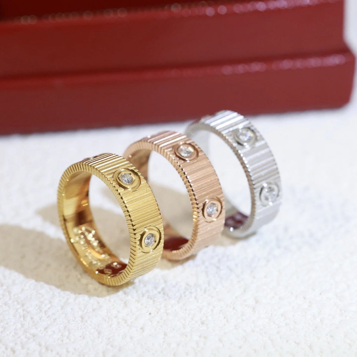 Mystic NEW MODEL LOVE 6.5 MM RING ，6 DIAMONDS