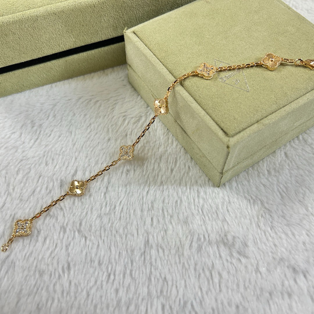[Mystic ]CLOVER 6 MOTIF DIAMOND LASER BRACELET