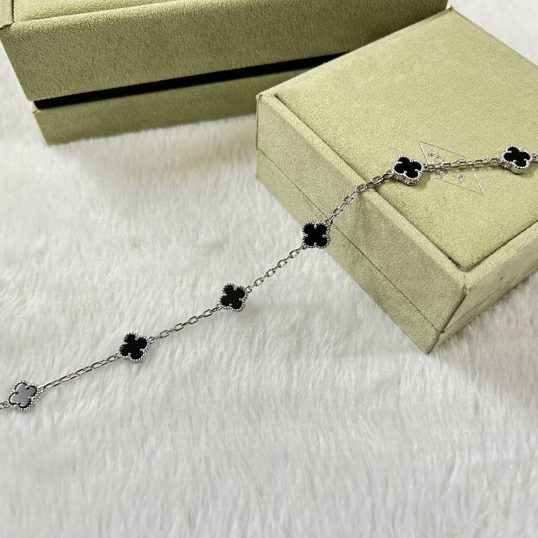 [Mystic ]CLOVER 6 MOTIF  ONYXS BRACELET