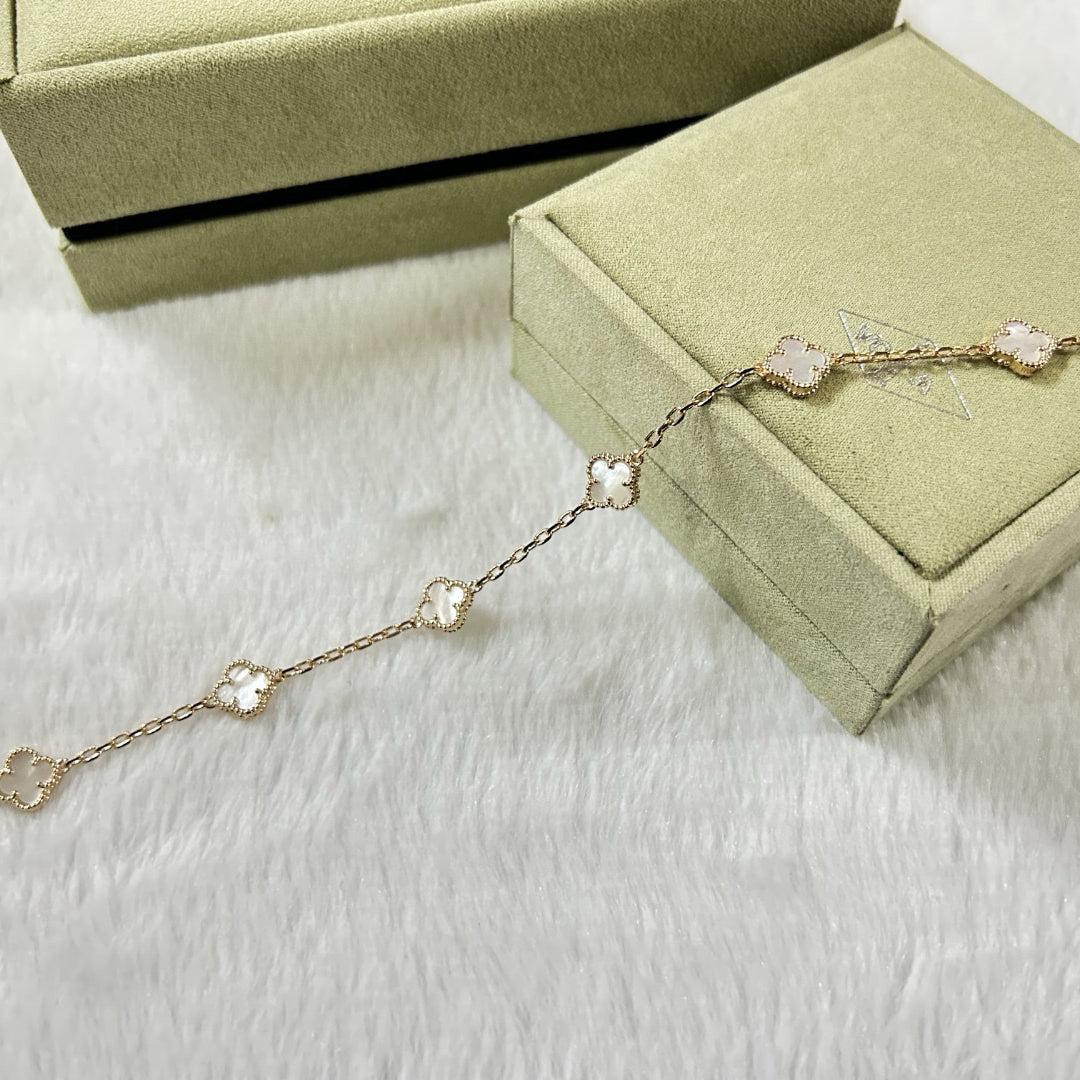 [Mystic ]CLOVER 6 MOTIF WHITE MOP BRACELET