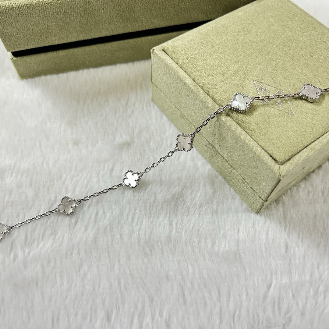 [Mystic ]CLOVER 6 MOTIF WHITE MOP BRACELET