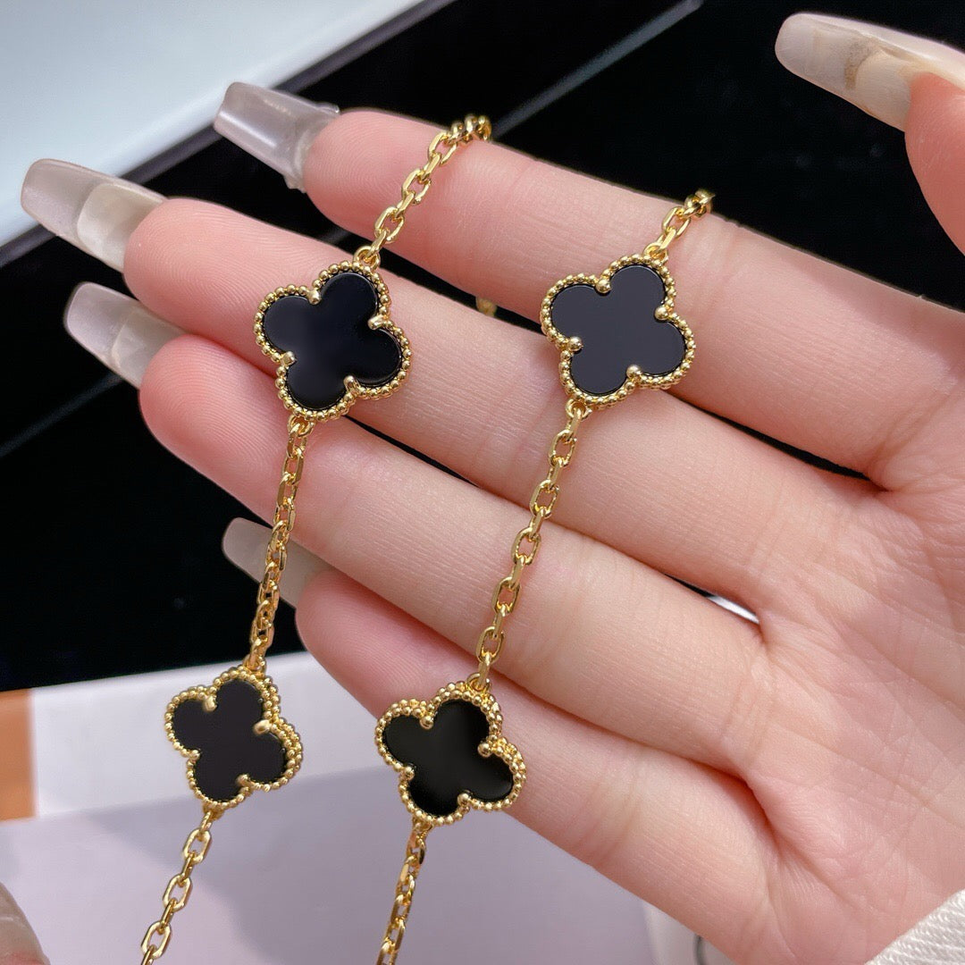 Mystic CLOVER 10 MOTIFS ONYX NECKLACE