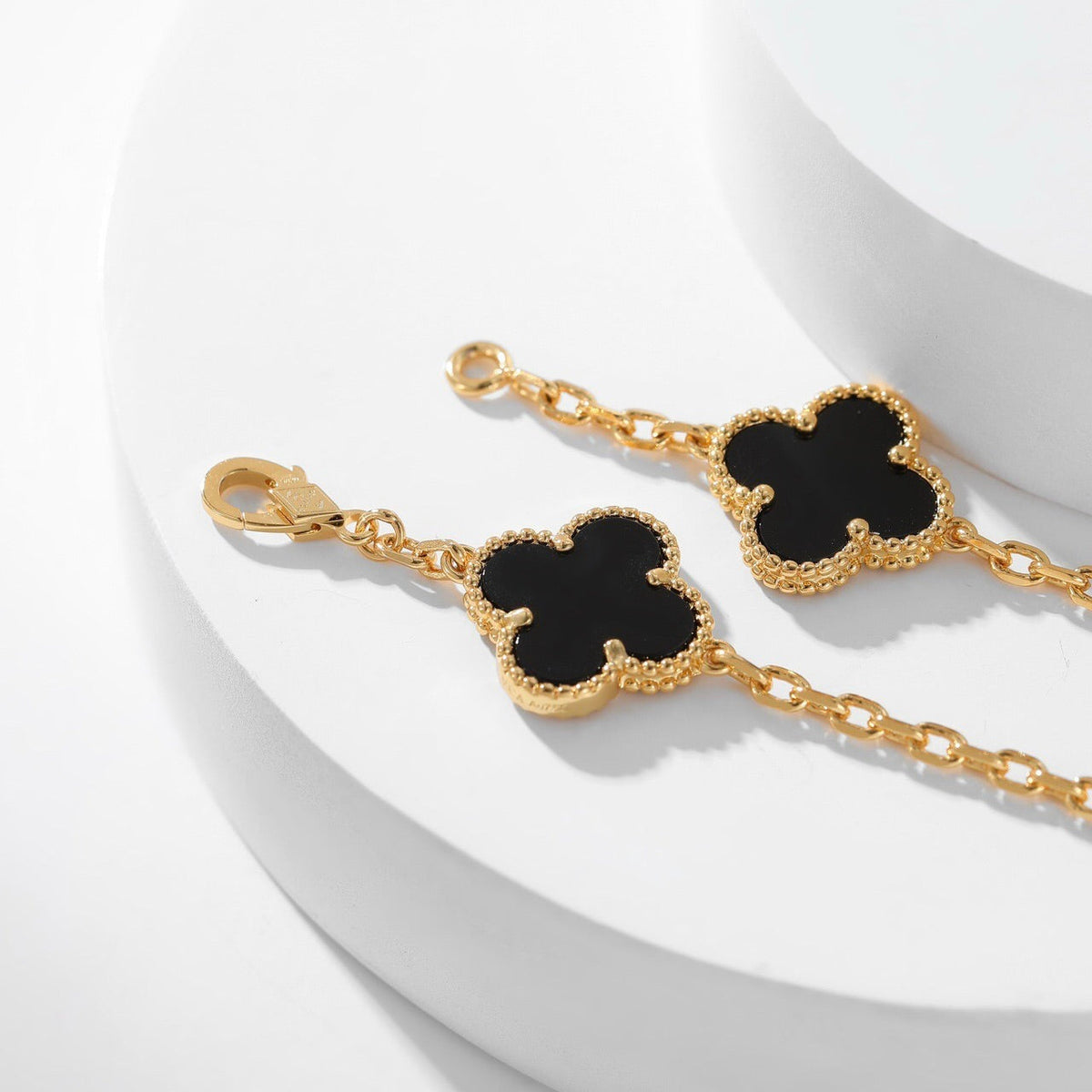 Mystic CLOVER 10 MOTIFS ONYX NECKLACE