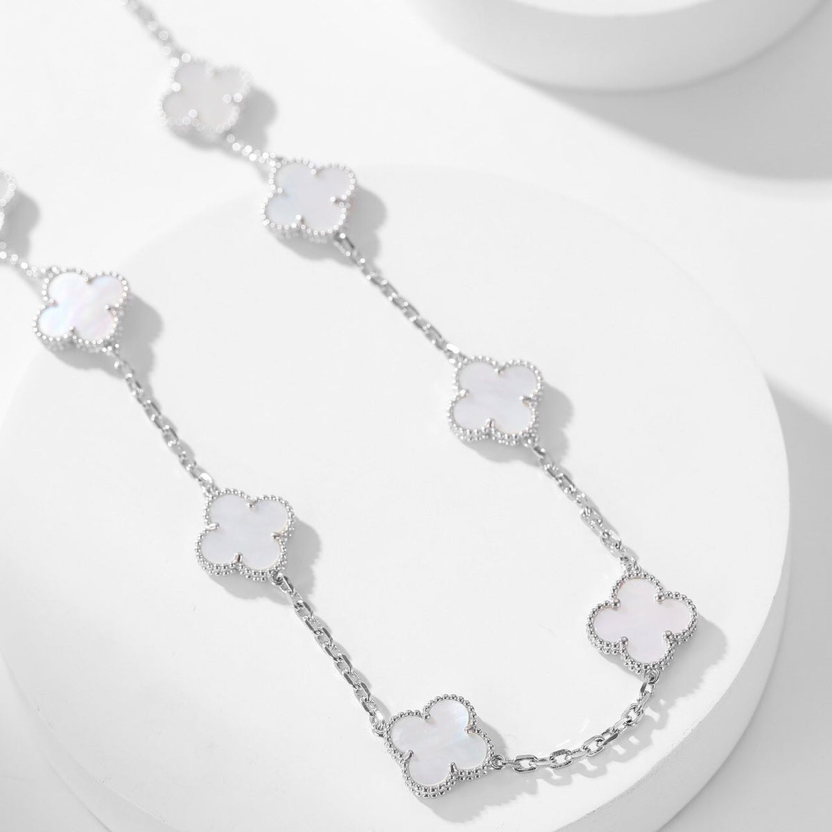 Mystic CLOVER 10 MOTIFS WHITE MOTHER OF PEARL NECKLACE