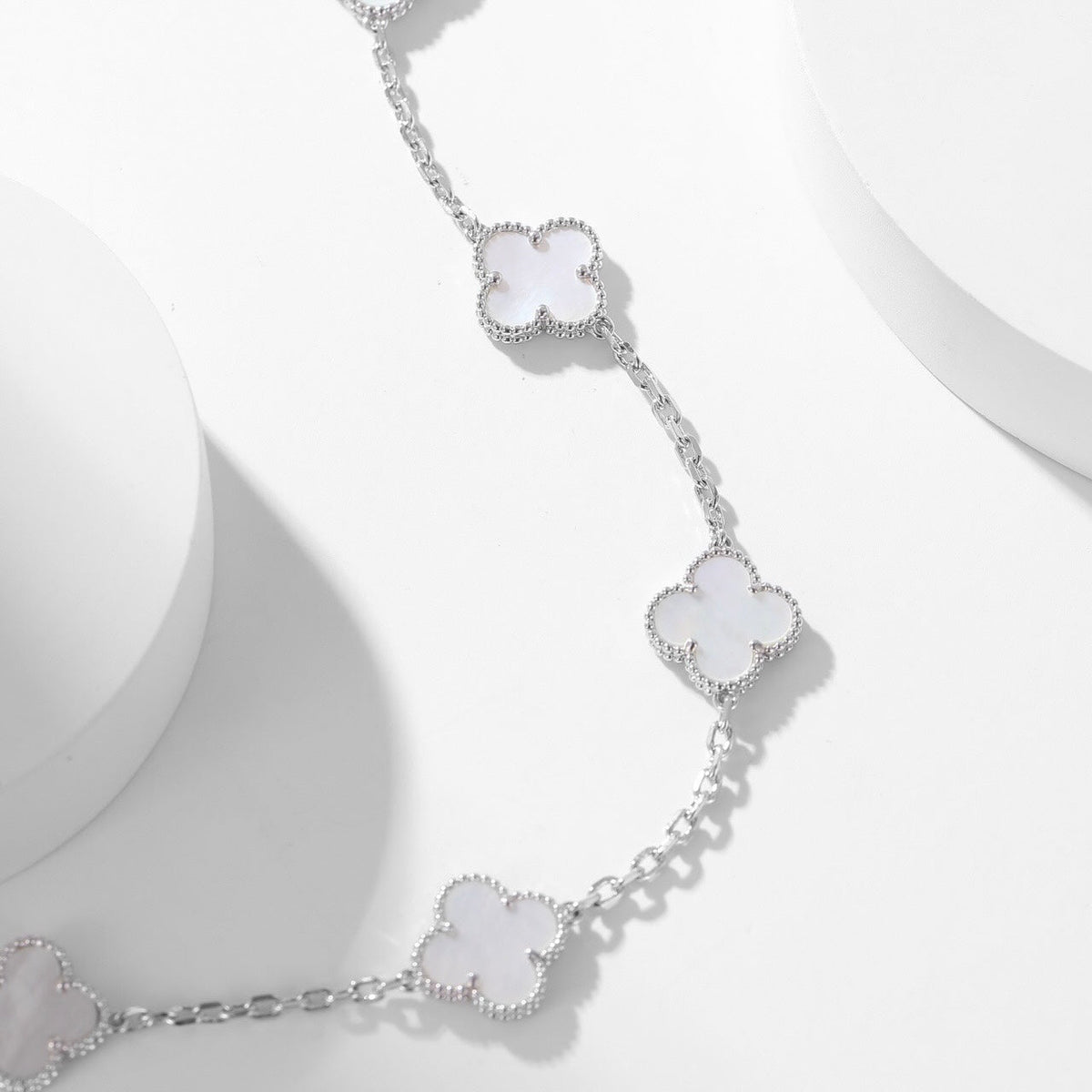 Mystic CLOVER 10 MOTIFS WHITE MOTHER OF PEARL NECKLACE