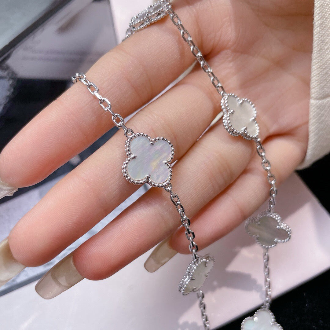 Mystic CLOVER 10 MOTIFS WHITE MOTHER OF PEARL NECKLACE