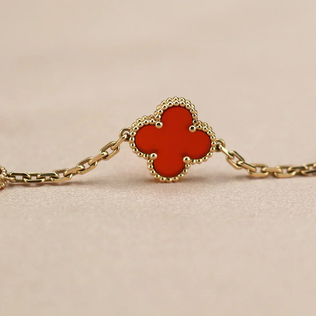 [Mystic ]New  CLOVER 5 MOTIF RED CORNELIAN BRACELET COLLECTION