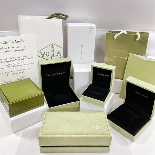 Mystic VA CLOVER BRACELET NECKLACE RING BOX GIFT BAG