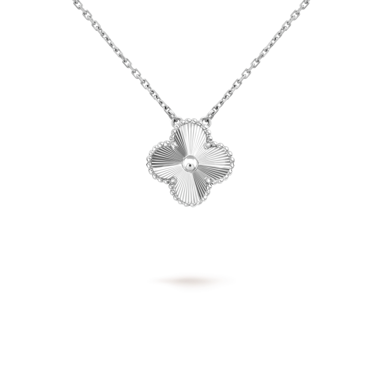 Mystic CLOVER 15MM LASER NECKLACE SILVER