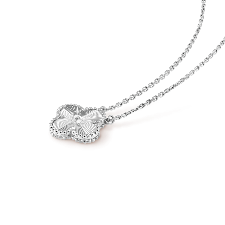Mystic CLOVER 15MM LASER NECKLACE SILVER