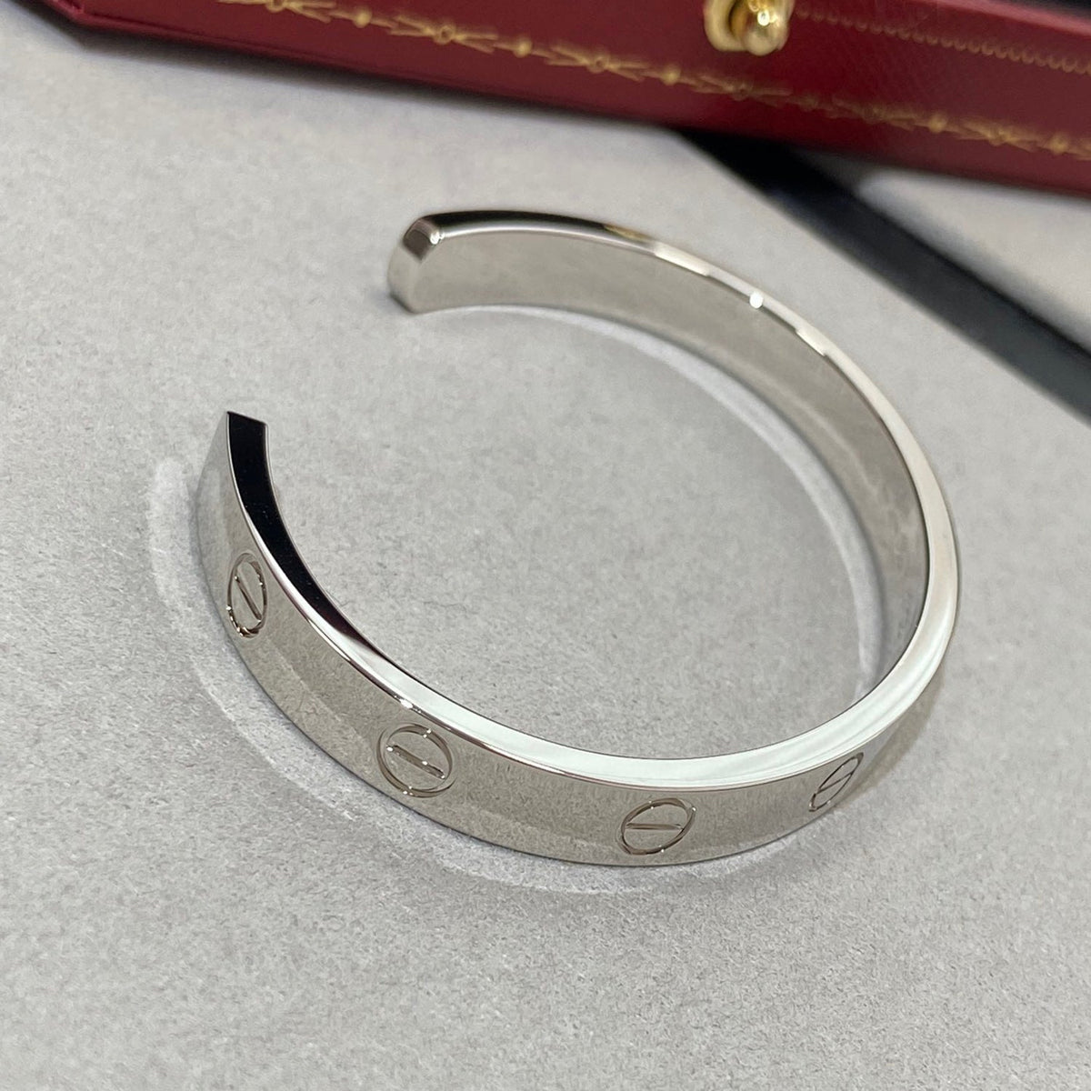 Mystic LOVE BRACELET 6.1MM 1 DIAMOND OPEN CUFF