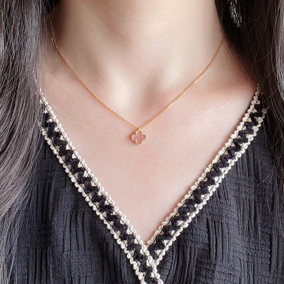 Mystic CLOVER 15MM PINK MOTHER-OF-PEARL SINGLE FLOWER NECKLACE
