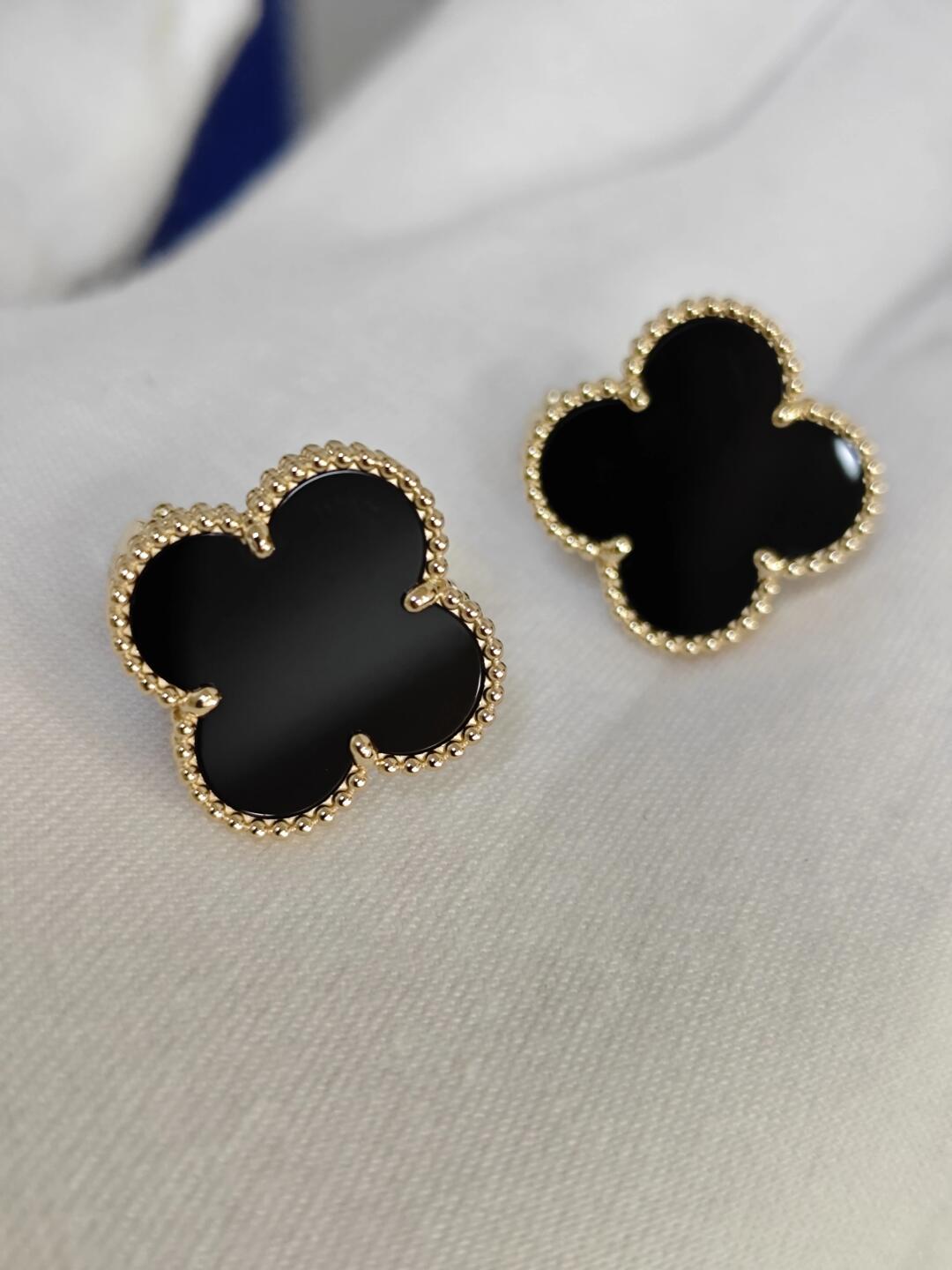 [Mystic ] CLOVER 20MM BLACK MOP EARRINGS