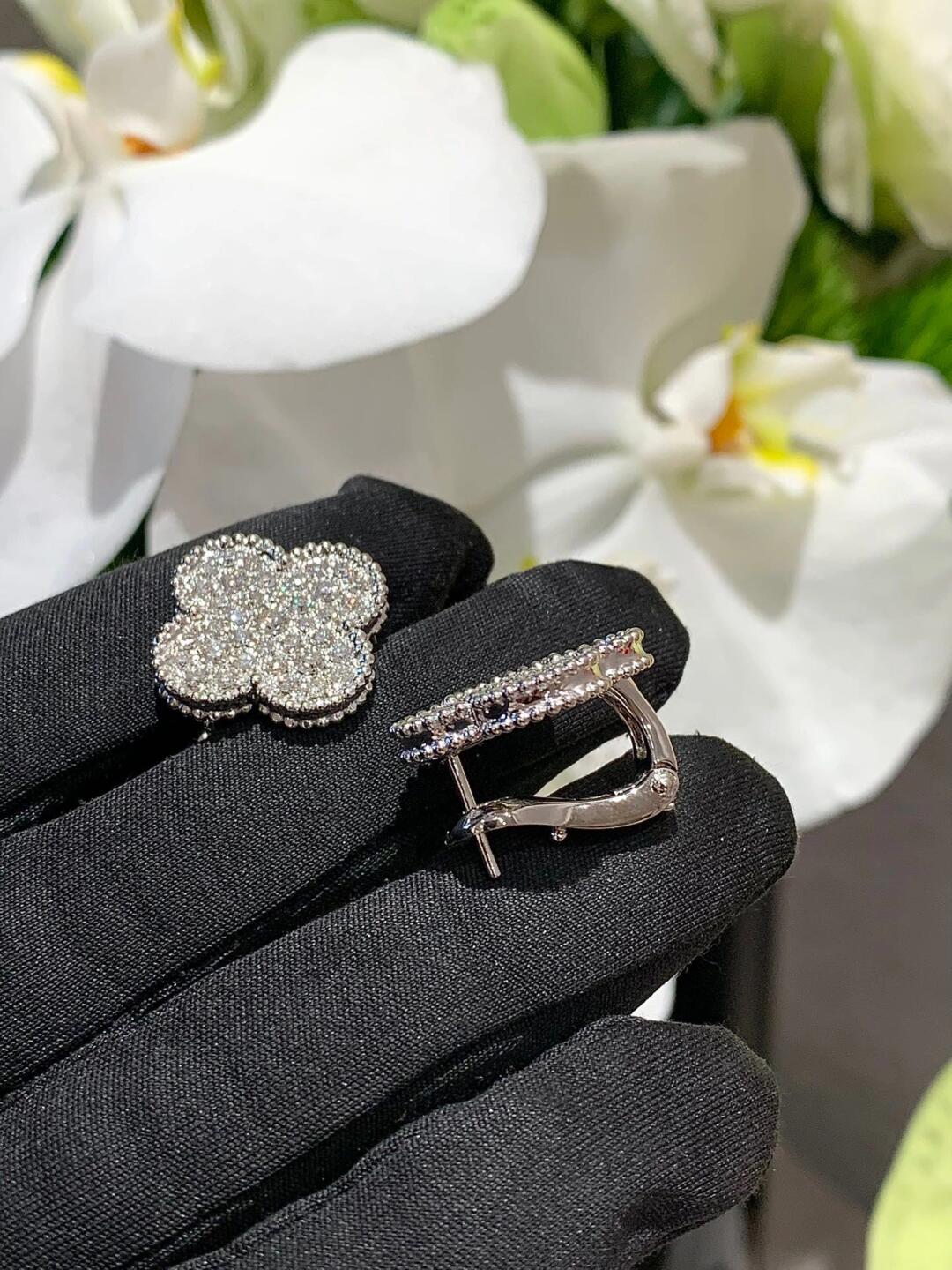 [Mystic ] CLOVER 20MM MOTIFS DIAMOND STUD EARRINGS SILVER