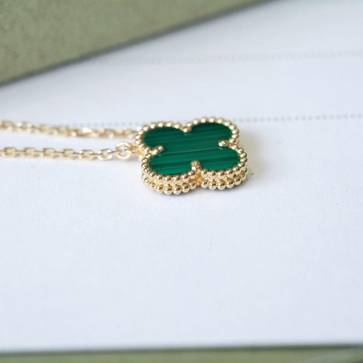 Mystic CLOVER 15MM MALACHITE SINGLE FLOWER  NECKLACE