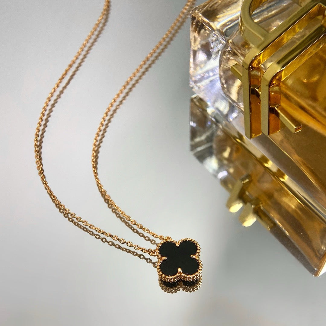 Mystic CLOVER 15MM BLACK ONYX SINGLE FLOWER NECKLACE