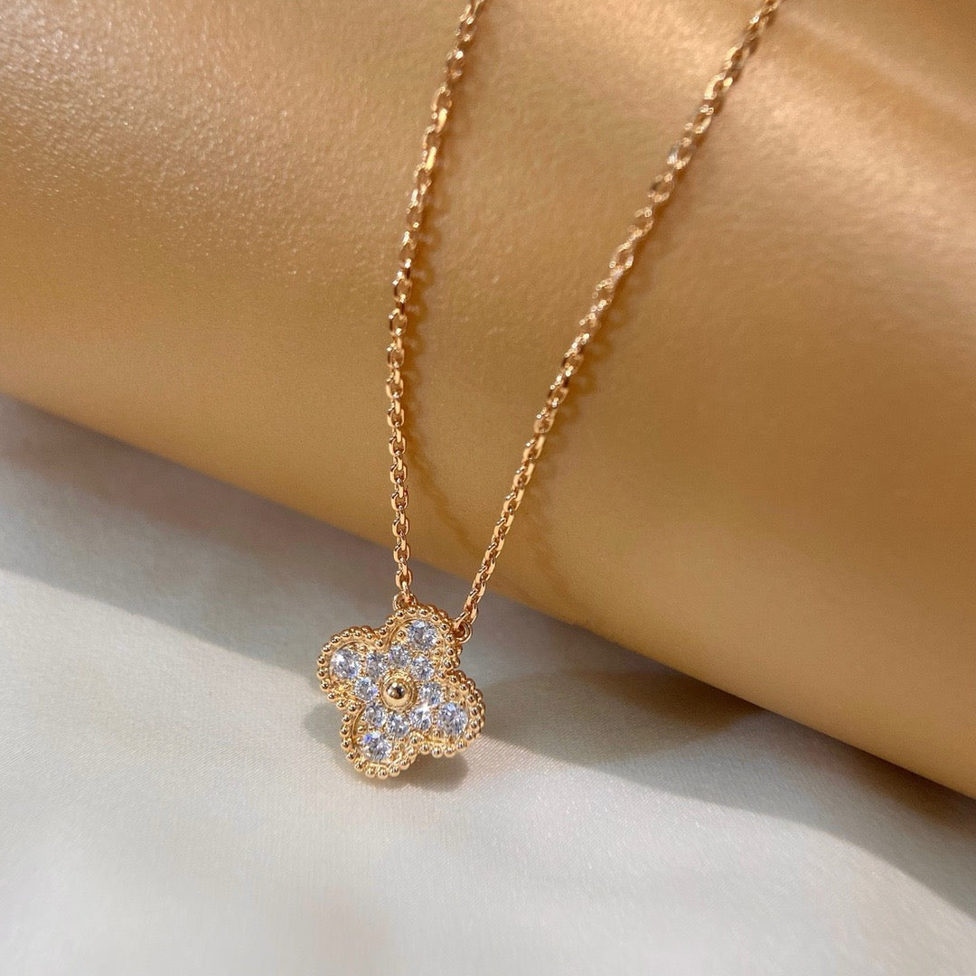 Mystic CLOVER 15MM DIAMOND SINGLE FLOWER NECKLACE