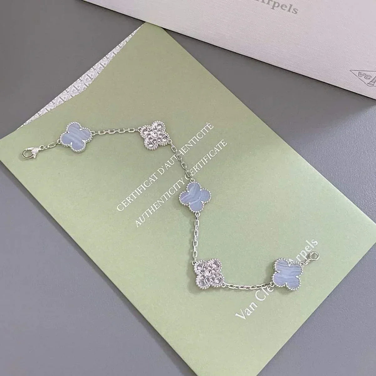 [Mystic ]New  CLOVER 5 MOTIF PURPLE CHALCEDONY BRACELET COLLECTION