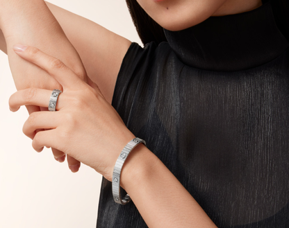 Mysitc NEW 7 MM 7-DIAMOND HEART-SHAPED BRACELET