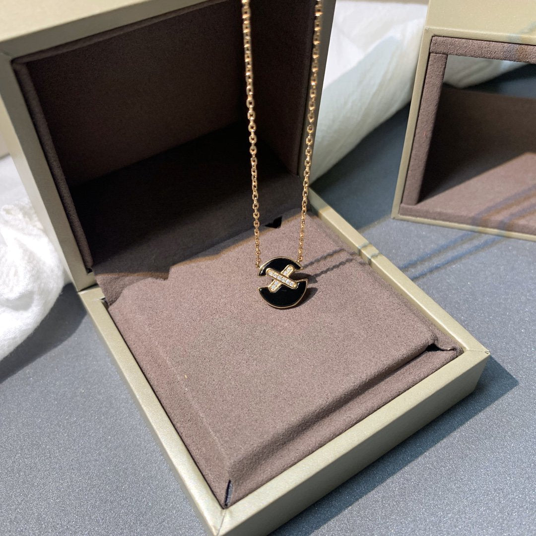 Mystic JEUX DE PINK GOLD DIAMOND NECKLACE