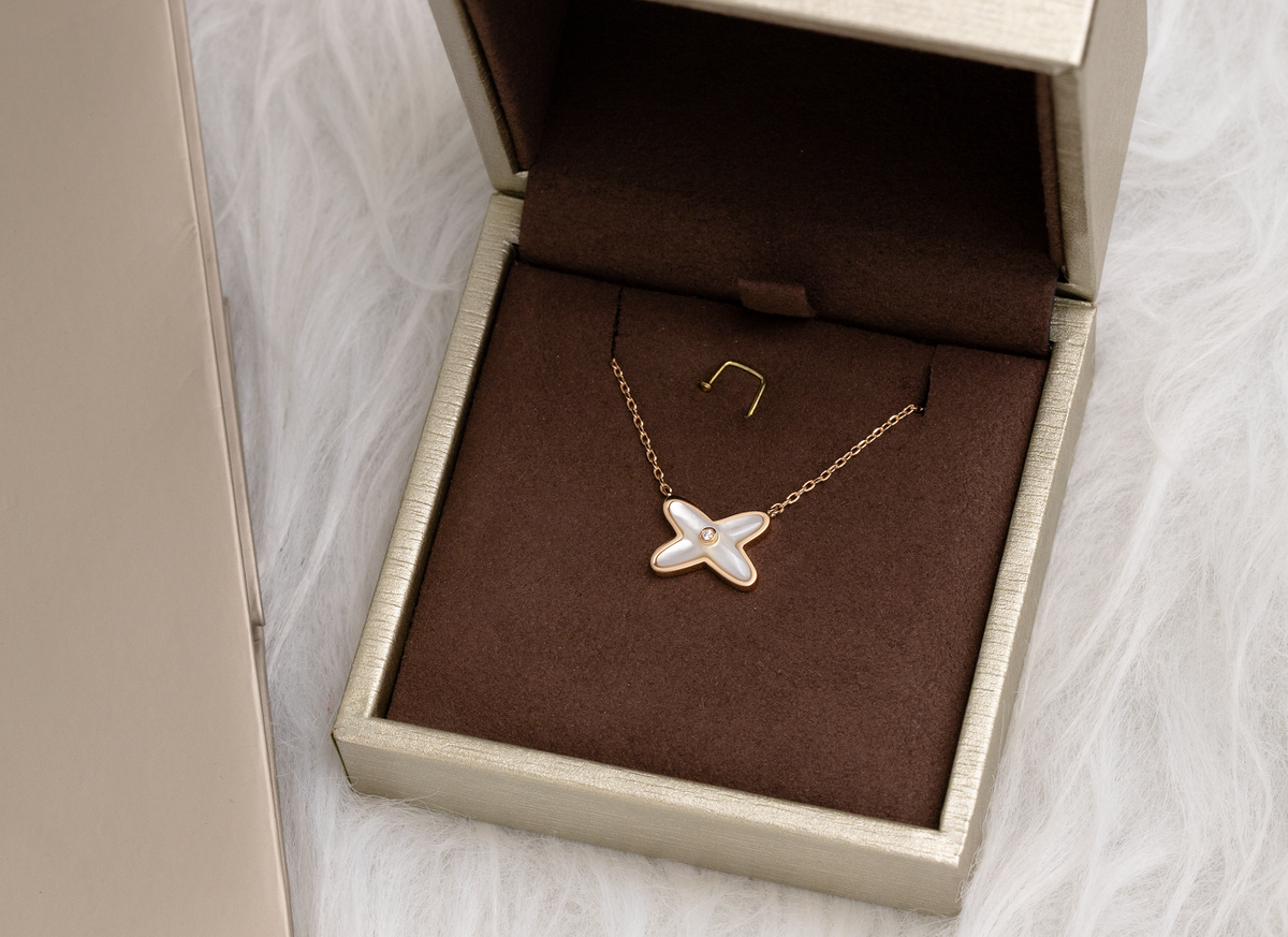 Mystic JEUX DE NECKLACE 1 DIAMOND