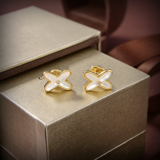 Mystic JEUX DE WHITE MOP GOLD DIAMOND EARRINGS