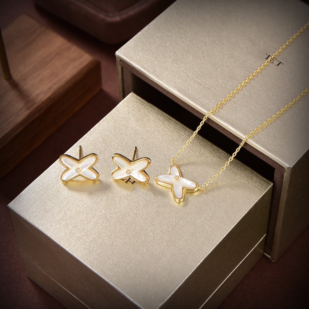 Mystic JEUX DE WHITE MOP GOLD DIAMOND EARRINGS