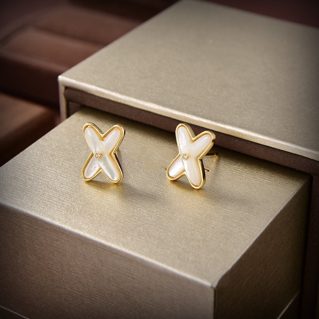 Mystic JEUX DE WHITE MOP GOLD DIAMOND EARRINGS