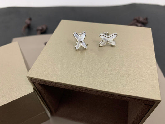 Mystic JEUX DE WHITE MOP SILVER DIAMOND EARRINGS