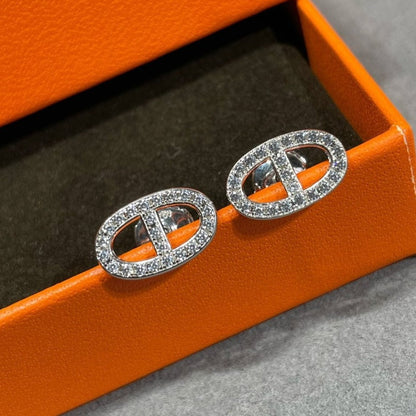 Mystic HM FULL DIAMOND PIG NOSE STUD EARRINGS