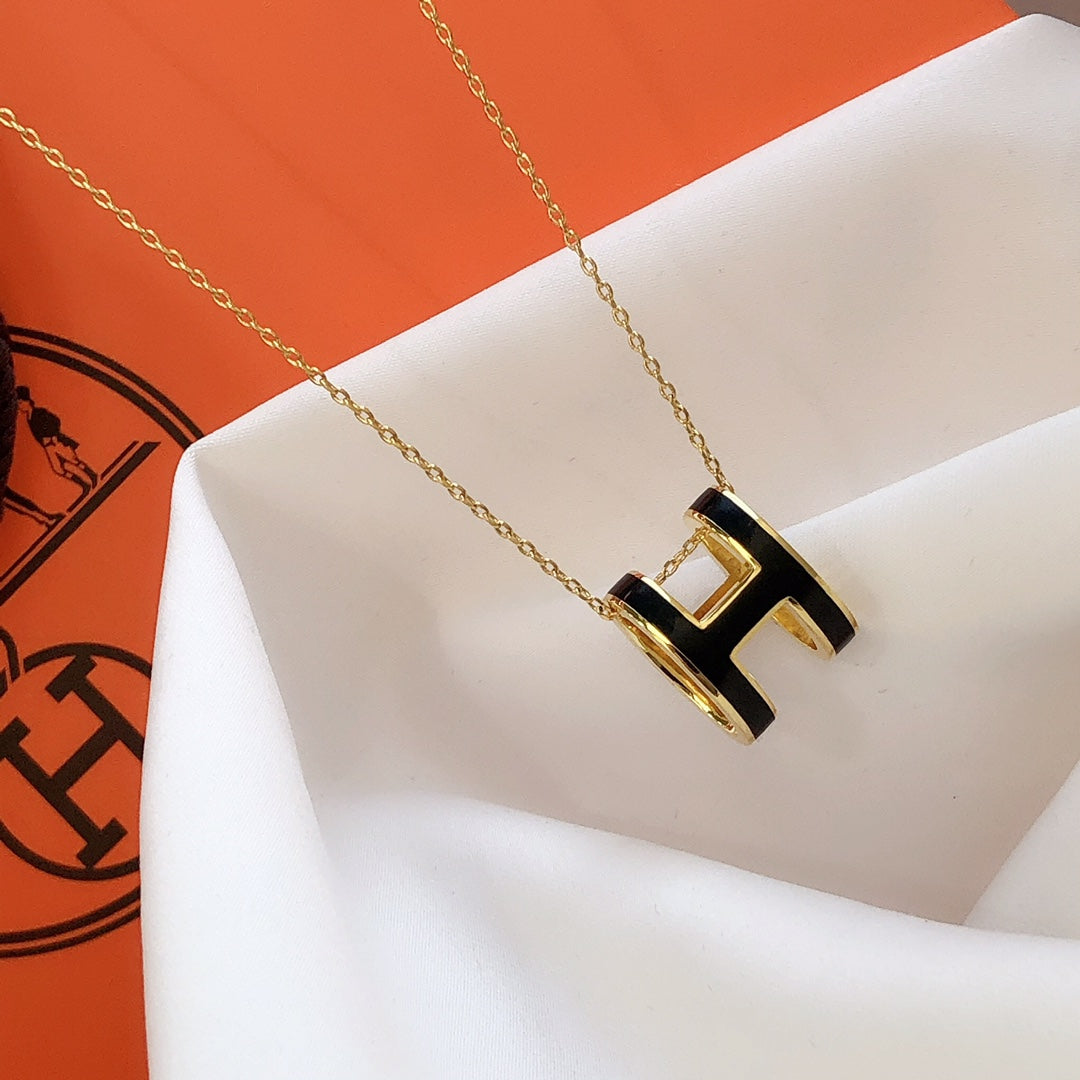 Mystic HM CLIC BLACK ENAMEL GOLD NECKLACE