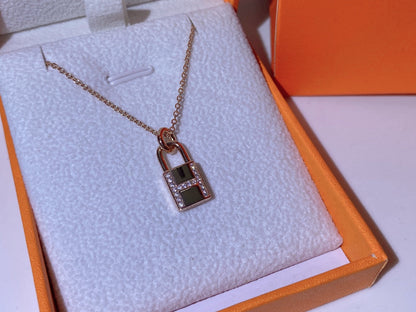 Mystic HM ADVANCED NICHE LOCK HEAD NECKLACE DIAMONDS
