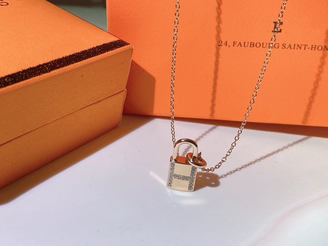 Mystic HM ADVANCED NICHE LOCK HEAD NECKLACE DIAMONDS