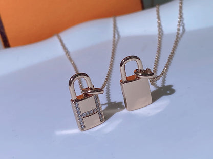 Mystic HM ADVANCED NICHE LOCK HEAD NECKLACE DIAMONDS