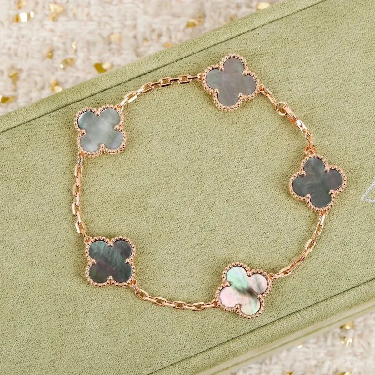 [Mystic ]New CLOVER 5 MOTIF GRAY MOP BRACELET COLLECTION