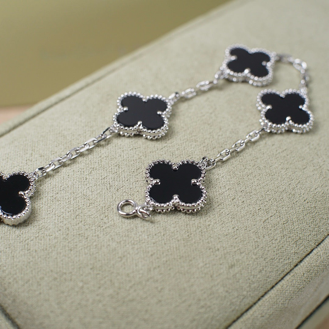 [Mystic ]New CLOVER 5 MOTIF ONYXS BRACELET COLLECTION